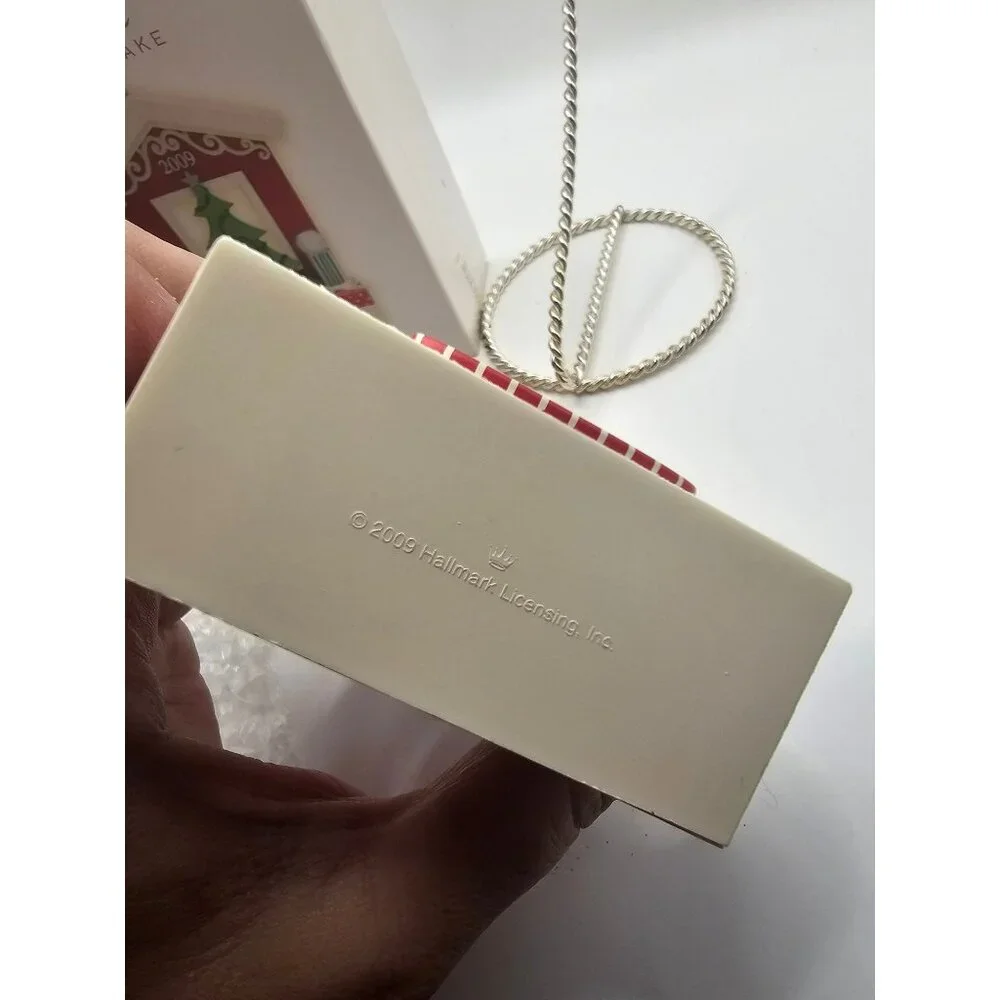 Hallmark Keepsake Christmas Ornament New‎ Home Dated 2009 Tree Presents 3x3.75